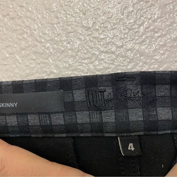 Kut from the Kloth Elyse Checkered mid rise Skinny black goth plaid stretch 4 - Picture 14 of 15